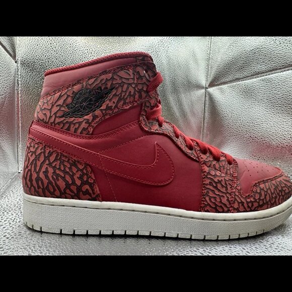 RARE 🚀 Size 11.5 - Nike Air Jordan 1 One Retro High Red Elephant 839115-600 - Picture 2 of 9